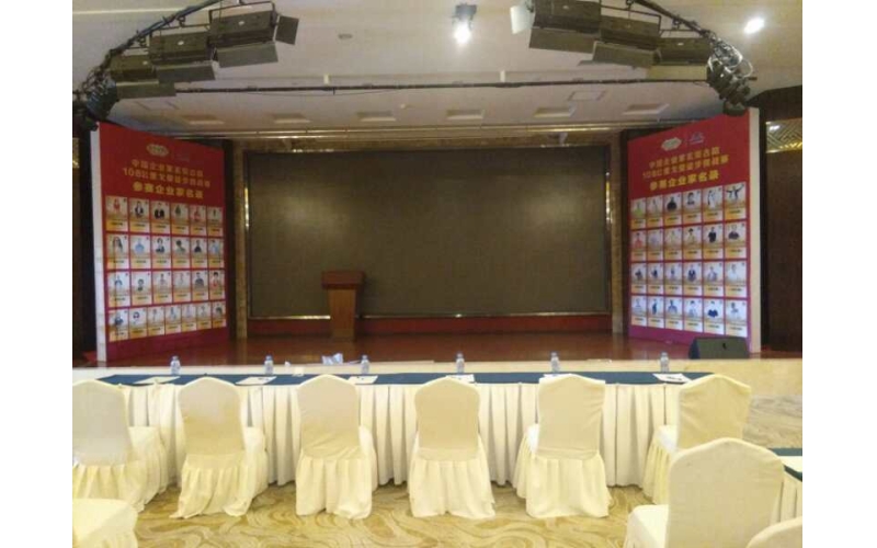 中國企業(yè)家玄奘古路108公里戈壁徒步挑戰賽